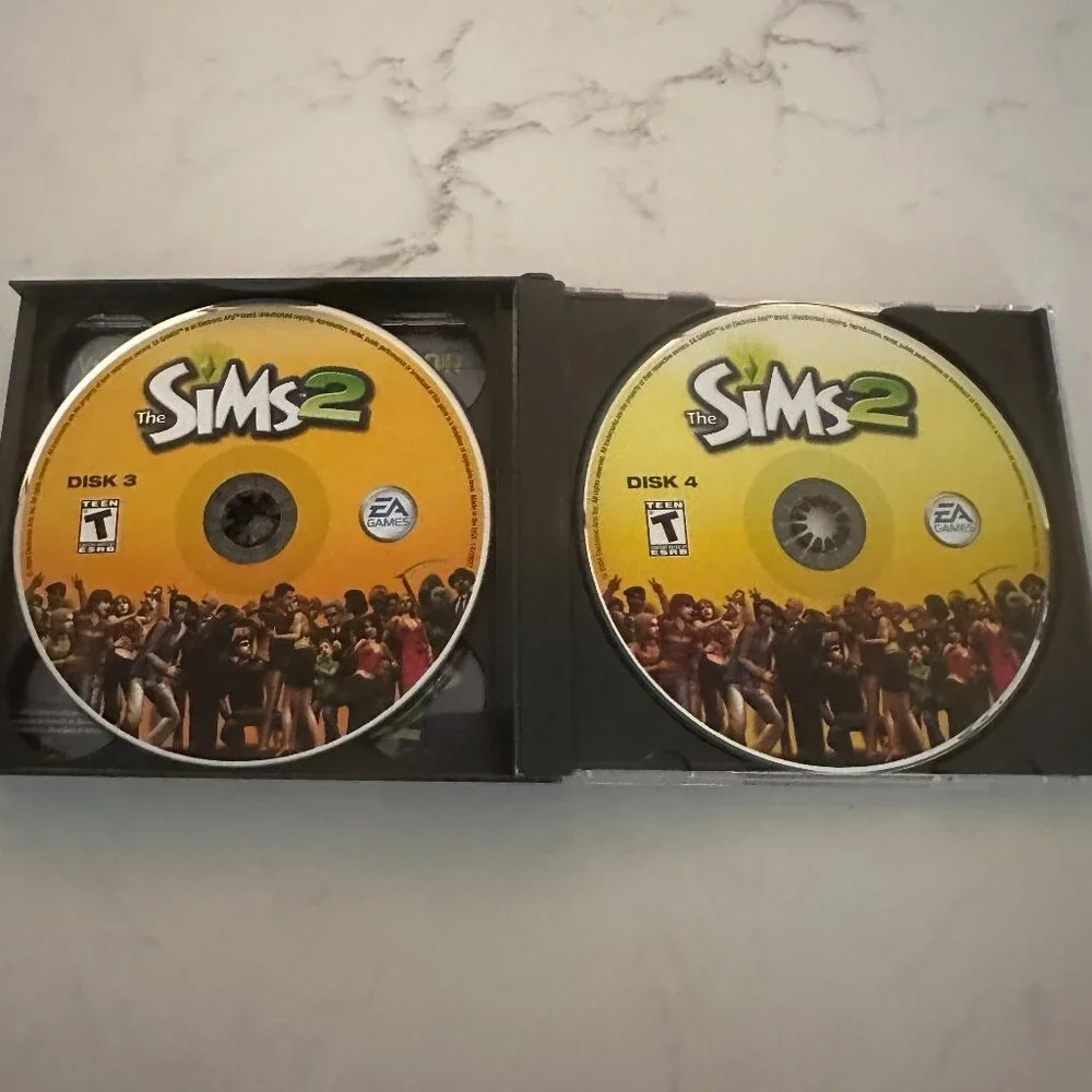 Sims 2 PC CD-ROM 4 Disk Set